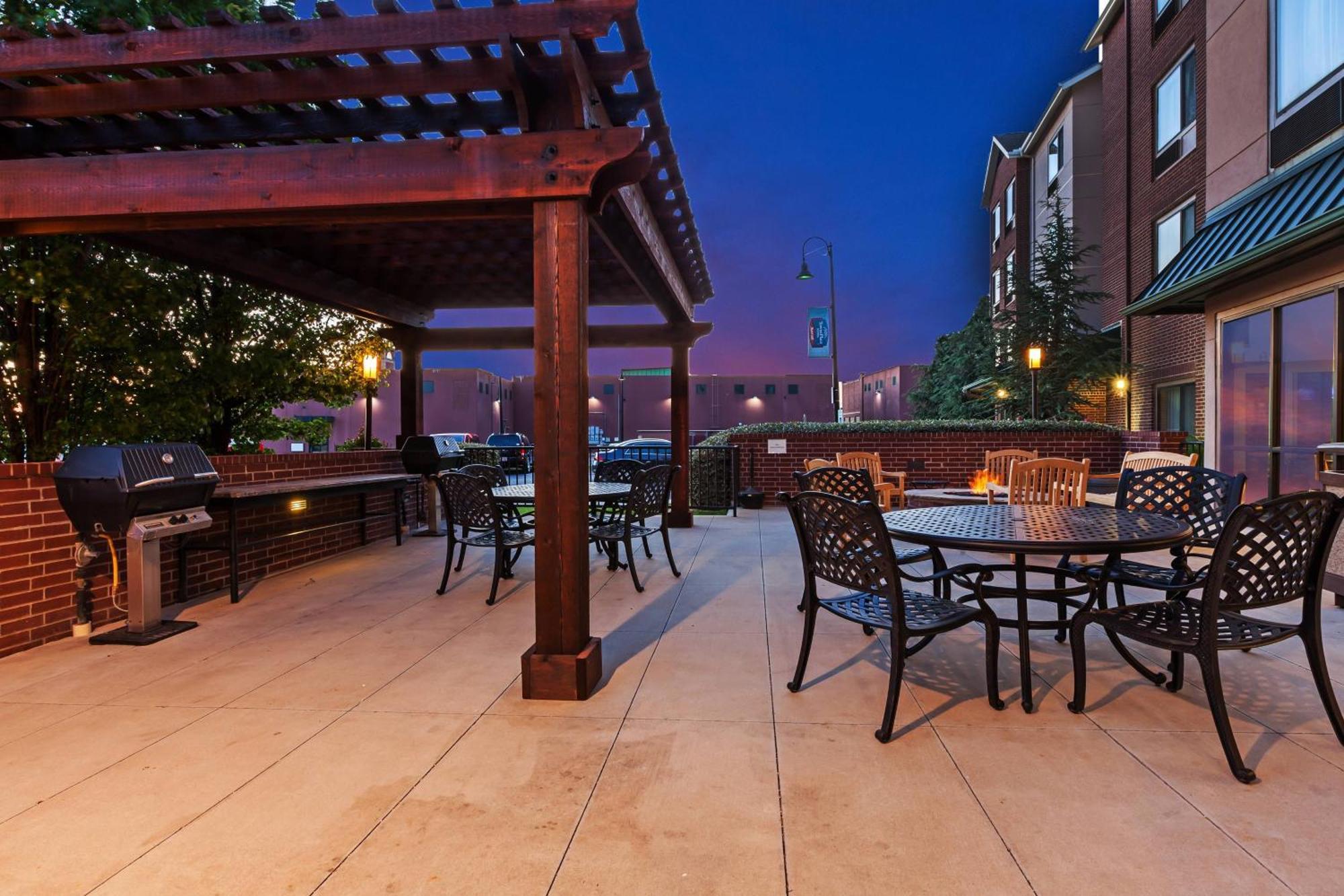 Towneplace Suites By Marriott Tulsa Broken Arrow Exterior photo